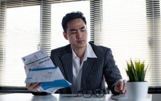 Legal Debt Settlement vs. Debt Consolidation
