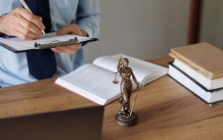 How To Select A Divorce Lawyer