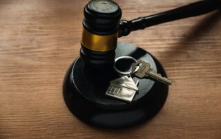 Concept of real estate auction, legal system and property division after divorce.