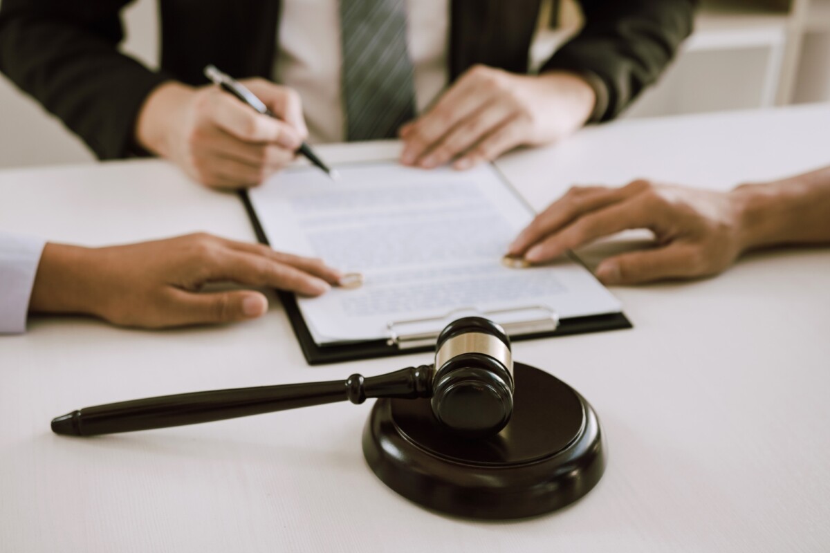 Couple is divorced who handed their engagement ring to the divorce documents