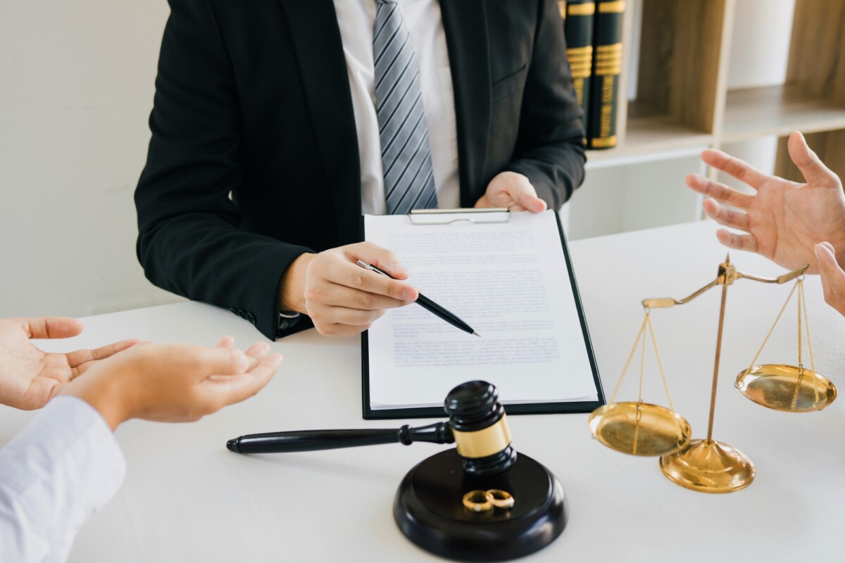 divorce lawyers
