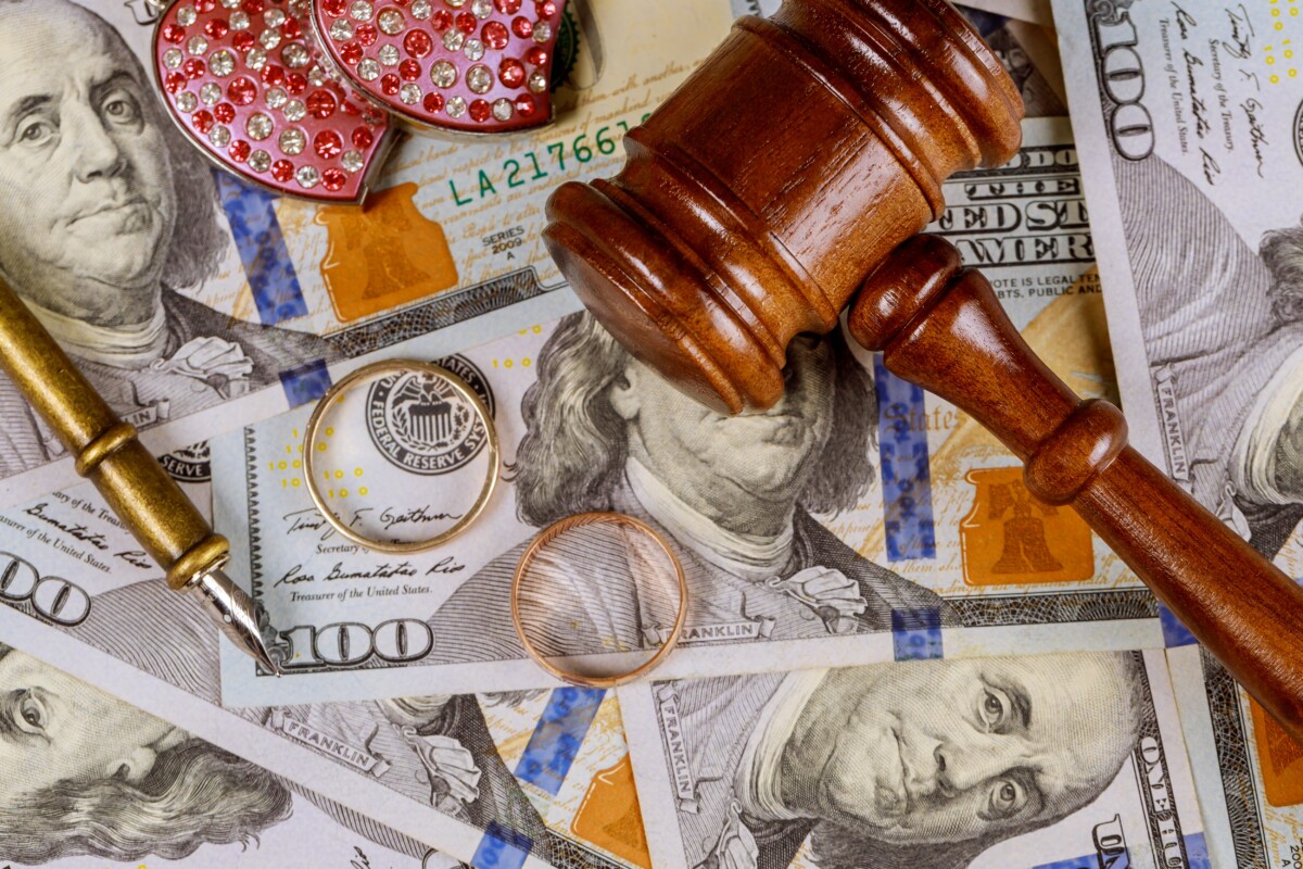 what is the average cost of a divorce attorney